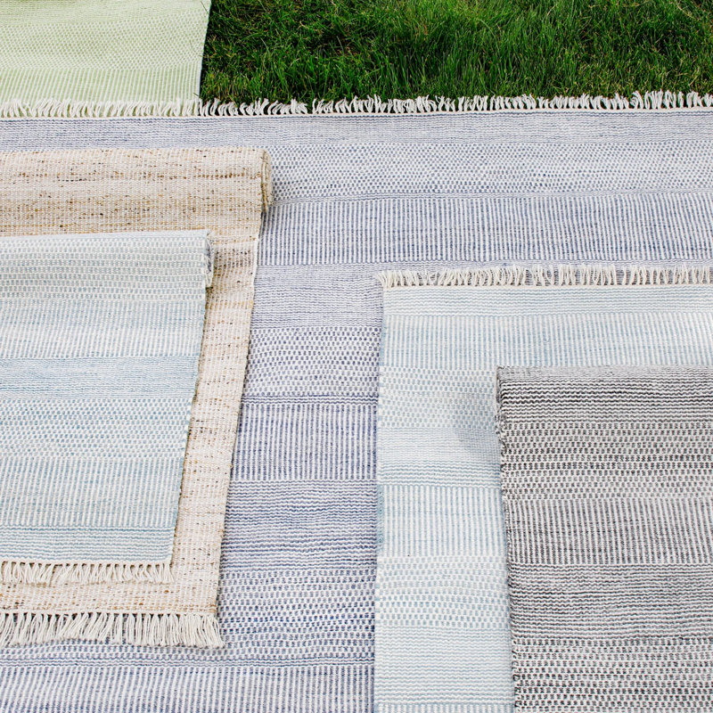 Somner Handmade Flatweave Indoor / Outdoor Area Rug, Rectangle 5' x 8', Aqua