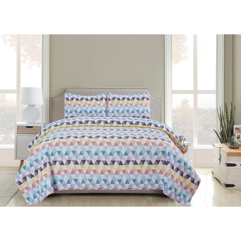 Rachel Polyester Percale Geometric Shapes Quilt, King Quilt + 2 Shams