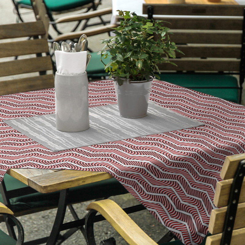 Nappe à chevrons ondulés Stephenie, Rouge