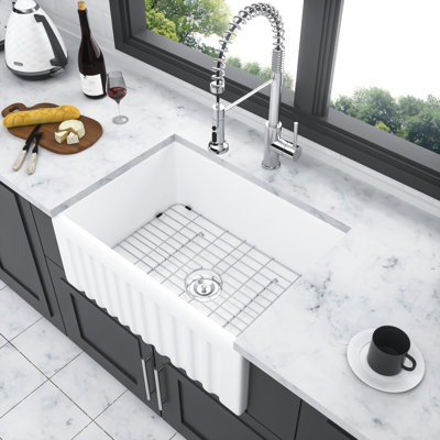 Évier en céramique blanc 24 po - tablier frontal, cuve simple hygiénique pour la cuisine et la buanderie, peu encombrant