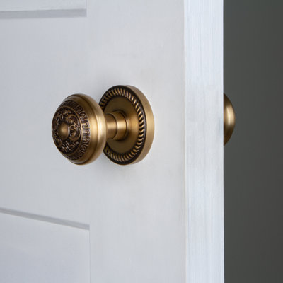 Rosette double Grandport Newport avec bouton de porte Windsor