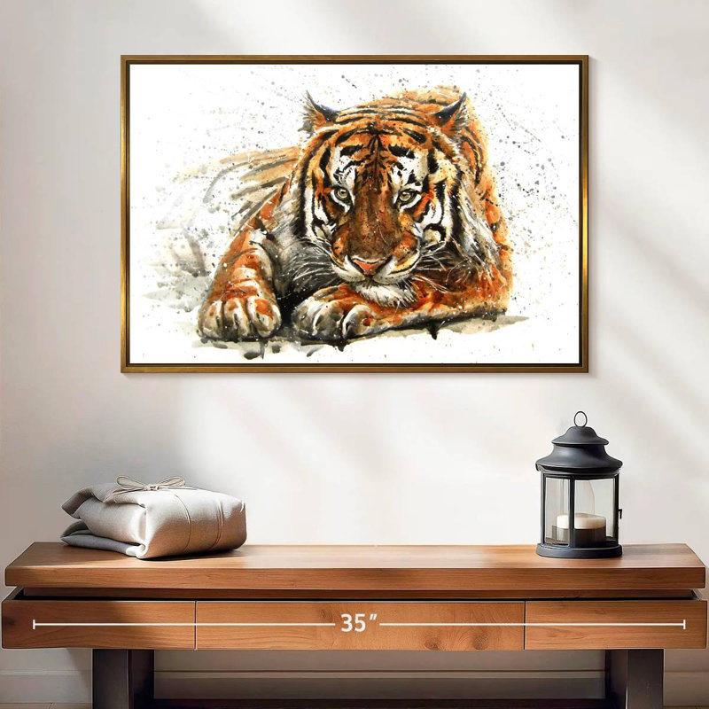 Tigre du Bengale qui se prélasse, Cadre flottant doré, 25 po x 17 po