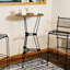 Table de bar ronde 23,5 po avec plateau imitation grain de bois, brun
