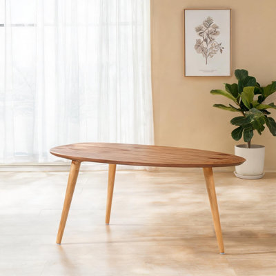 Table basse ovale en bois naturel avec pieds en trépied de style Mid-Century pour le salon