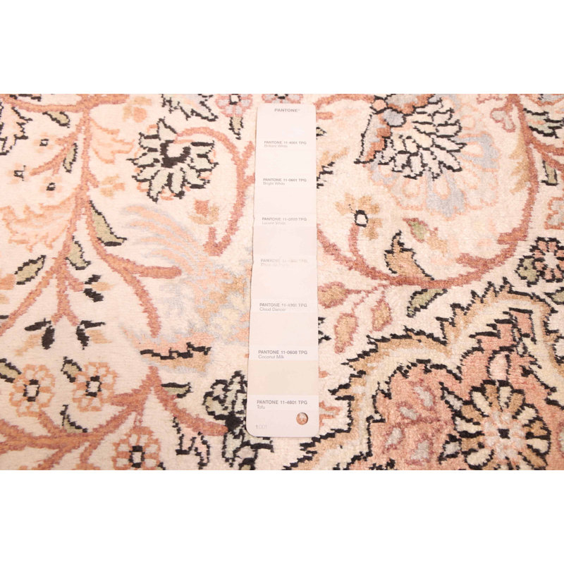 Tapis crème Kashmir 4 pi 1 po x 6 pi 4 po