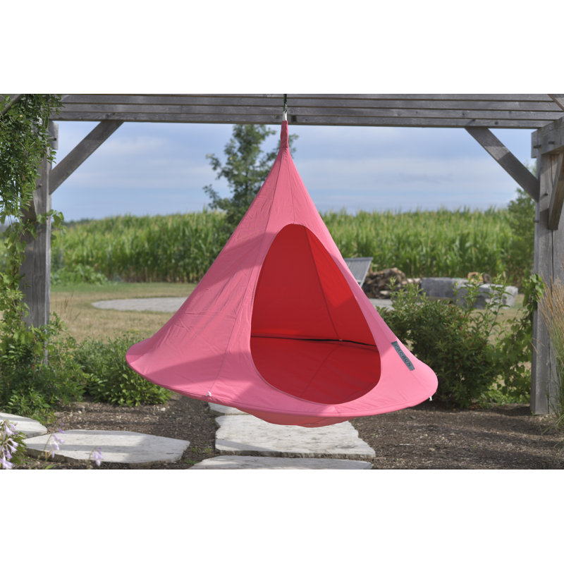 La gousse de hamac suspendue Vivere est disponible en deux tailles, Rose, H 60 po x l 60 po x P 60 po
