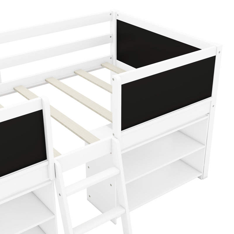 Lit simple mezzanine bas avec tableau noir décoratif, tablettes mobiles et tablettes d'apparence de chambre à coucher et rehausseur de rangement pour tableau noir