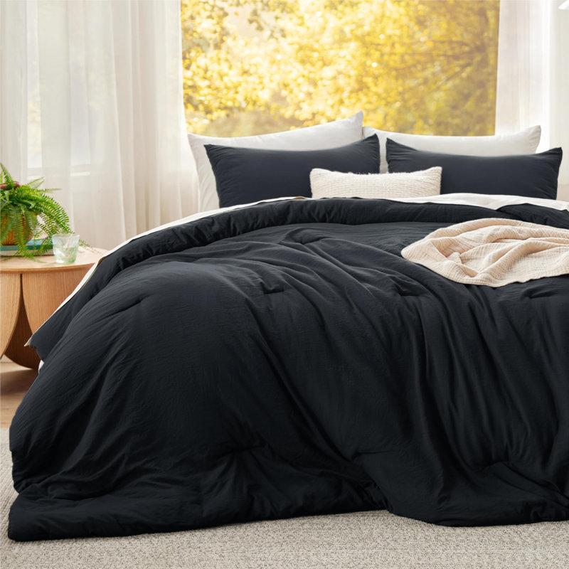 Bedsure Reversible Prewashed Comforter Set, Queen Comforter + 2 Standard Pillowcases, Black