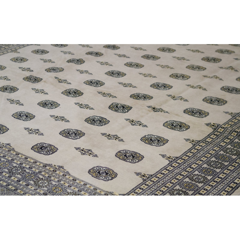 Hand-Knotted High-Quality Beige Area Rug