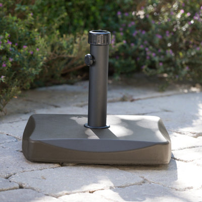 Porte-parapluies de 55 lb en béton et en acier massif pouvant accueillir un parasol de 8 pieds de couleur brune de 17,41 po X 14,08 po en acier robuste, convient au brun
