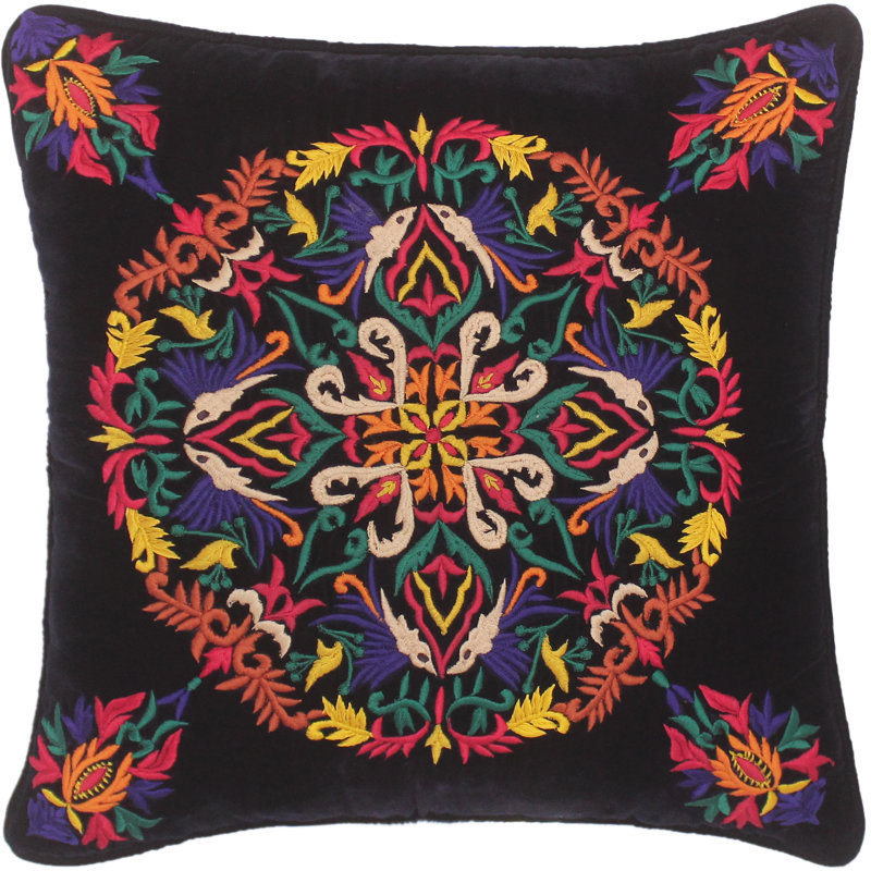 Coussin rustique en velours italien brodé à la main Quinlan