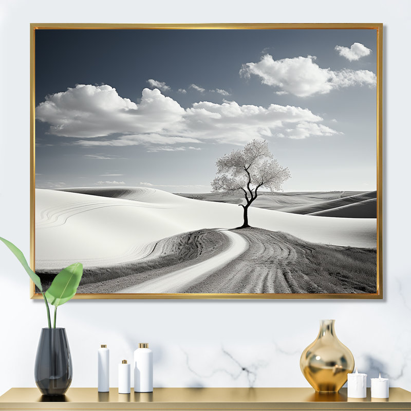 Scandinavian Tranquility Scenery, photographie sur toile, Cadre flottant doré, H 24 po x l 32 po x P 1 po