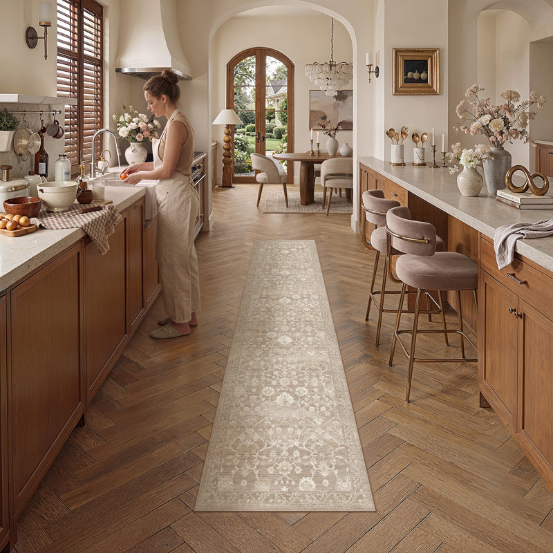 Tapis lavable à motif floral rétro Avella avec envers antidérapant, Beige, Runner 2' x 8'