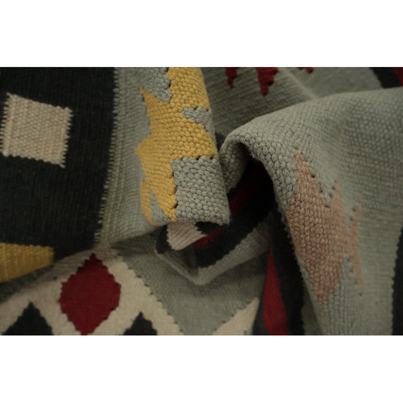 Vibrant Kilim Area Rug 5x8 for the Modern Home