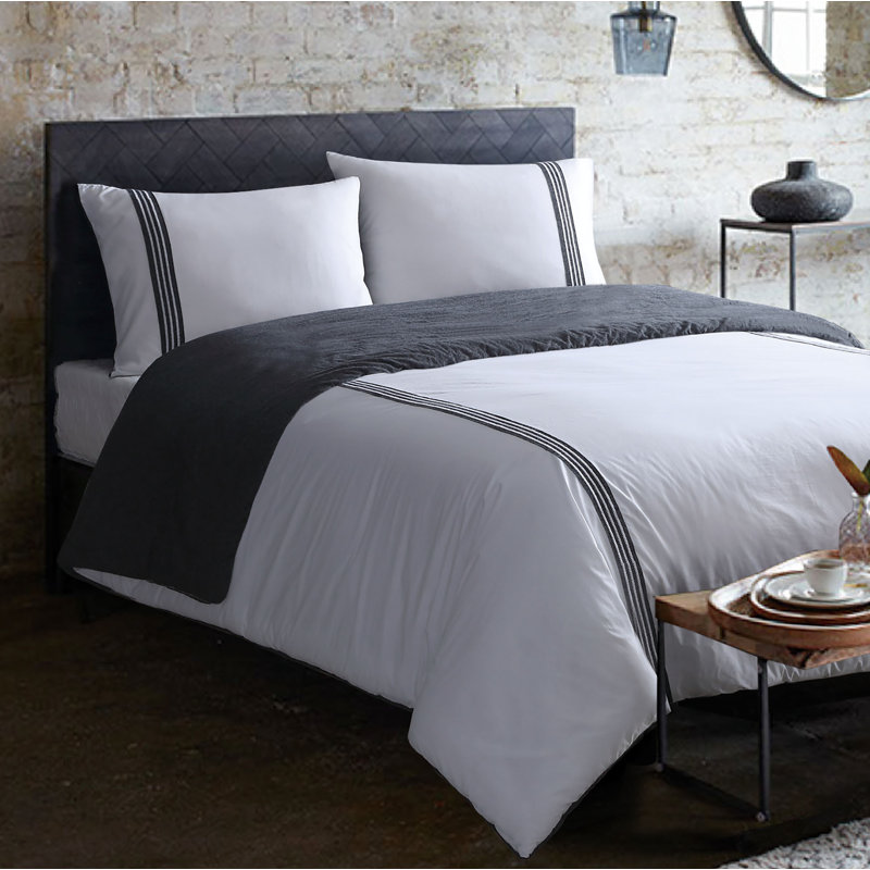 French Connection Manuel Duvet Cover Set, Queen Duvet Cover + 2 Shams