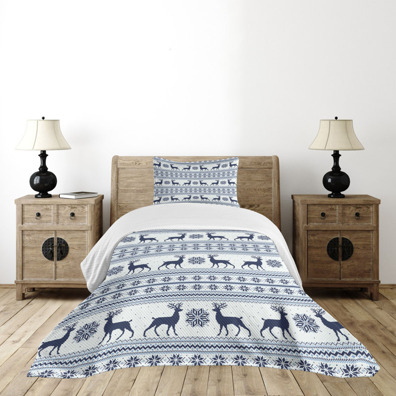Ambesonne Ambesonne Nordic Bedspread Set Pixel Art Style Reindeer Pale Blue Dark Blue