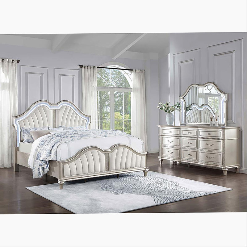 Ensemble de chambre avec très grand lit 4 pièces Evangeline, Quatre pièces : lit, table de chevet, commode et, Roi