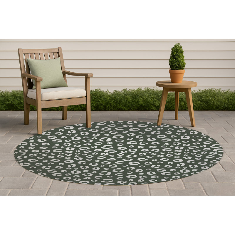 Leopard Play Non-Slip Outdoor Rug, Round 5'