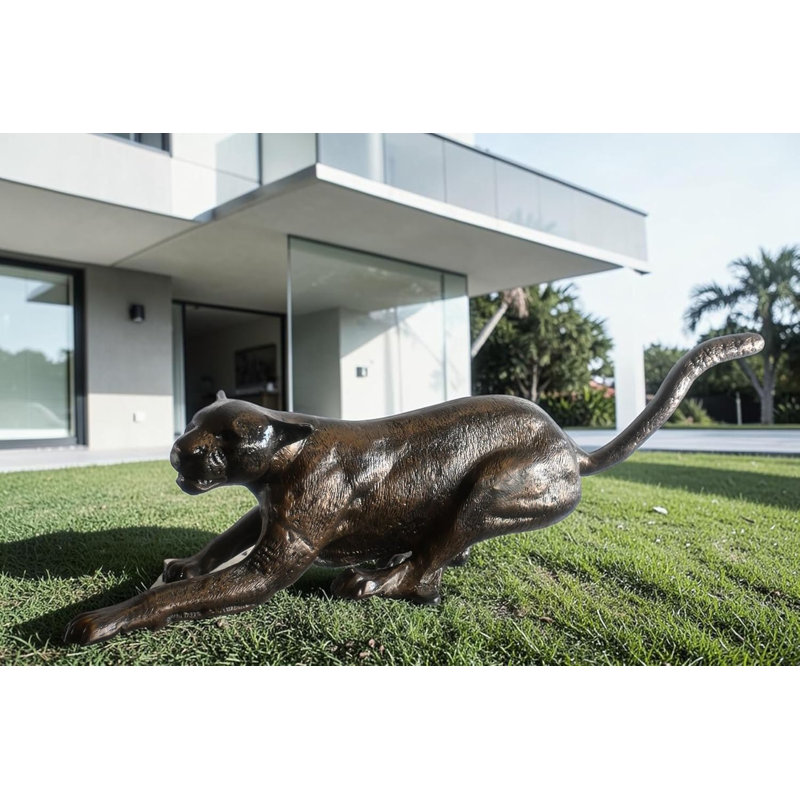 Grand décor de faune en aluminium accroupi Prowling Panther 59 po x 16 po x H 21 po