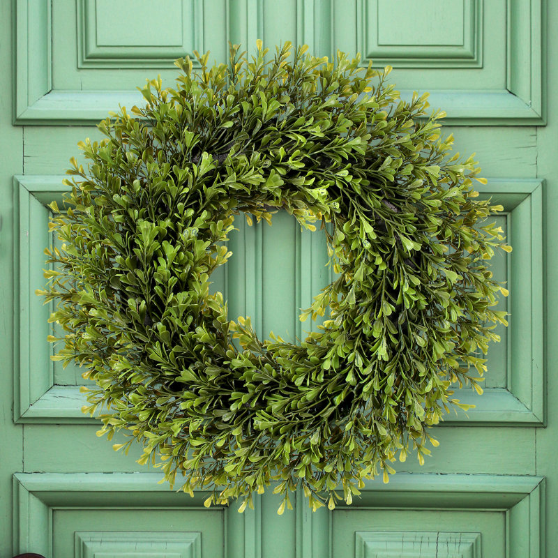 Faux Boxwood Plastic 16'' Wreath