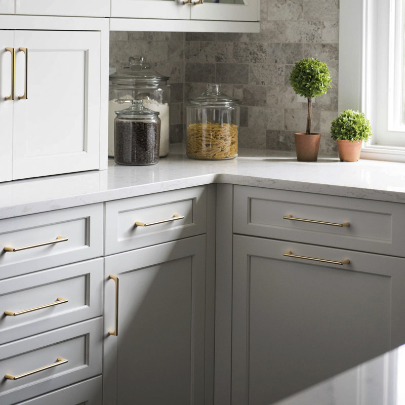 6.3'' Center To Center Classic Bar Pull, Polished Gold