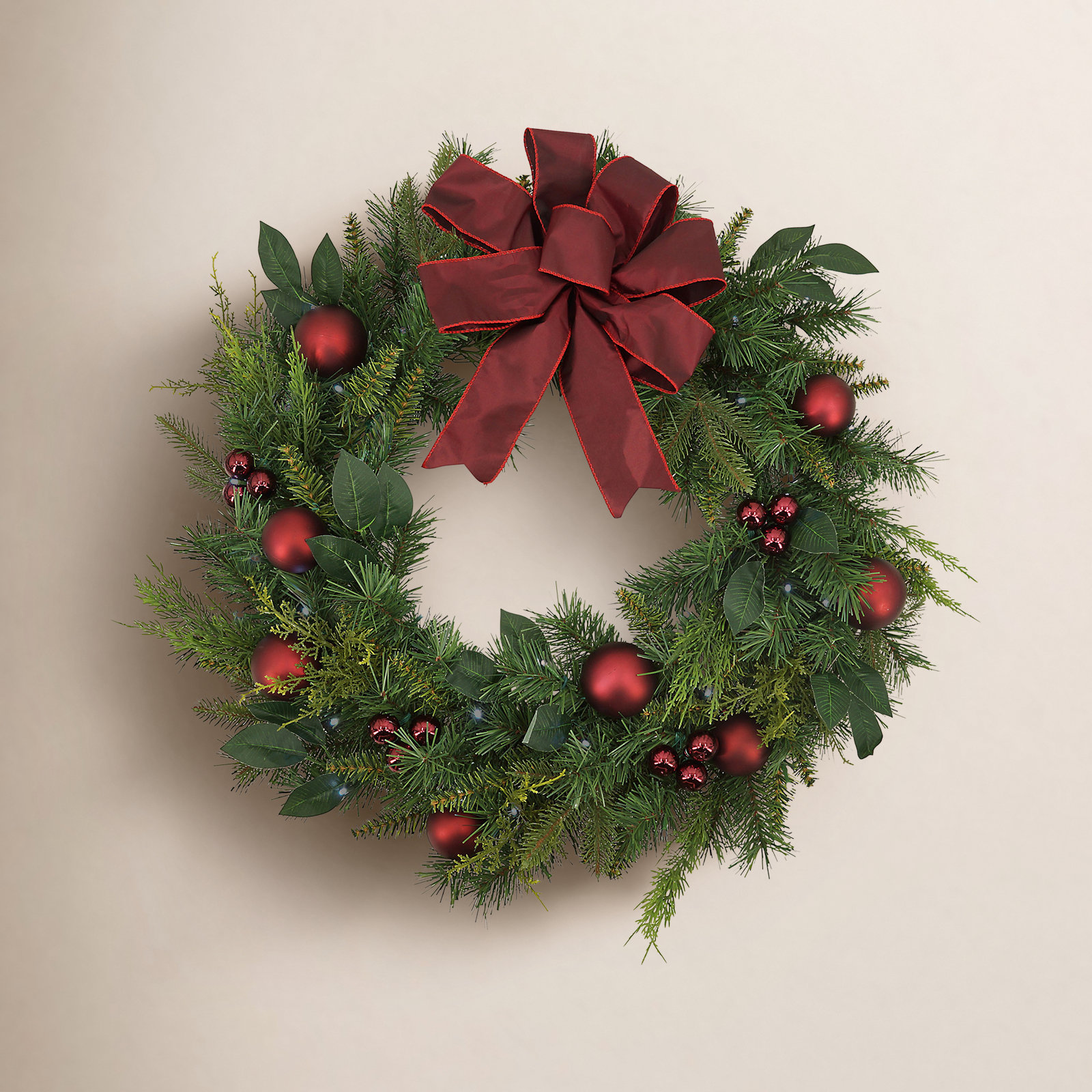 24" Pre-Lit Pine Wreath