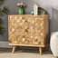 Commode 3 tiroirs en bois de manguier avec atmosphère chic de style Mid-Century et attrait de tissage 3D