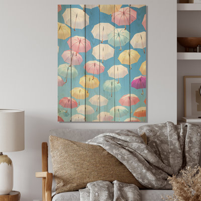 Parapluies multicolores, photo moderne I - art en bois ciel sur bois de pin naturel