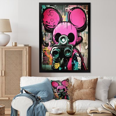 " Street Pink Mouse Is Watching You "