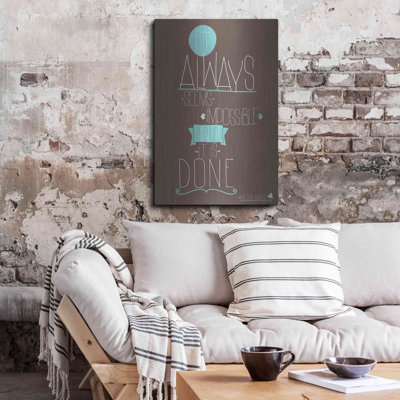 «It Always Seems» par GraphINC, art mural en métal