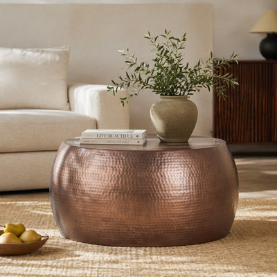 CT501 Table basse contemporaine contemporaine ronde en aluminium 32 po, table de campagne avec cuivre martelé à la main