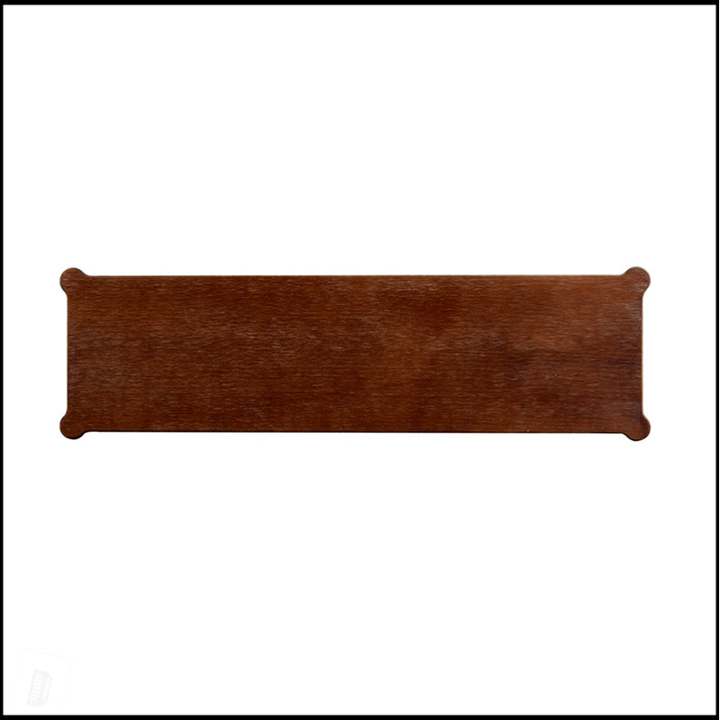 Console rustique en bois brun avec pieds tournés en spirale et tablette inférieure pour un rangement et une présentation élégants