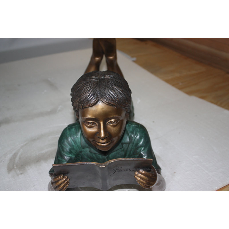 Statue en bronze avec livre de lecture Mireia boy - Dimensions: L 24 po x l 10 po x H 11 po.