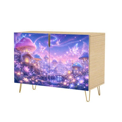 Buffet/console moderne et féerique, inspiré d'un village de champignons, illuminé de guirlandes lumineuses féeriques violettes et bleues. Doté de deux portes de rangement dissimulées, ce meuble console d'appoint est un meuble de rangement autoportant peu encombrant, idéal pour le salon, la cuisine, l'entrée ou le coin café.