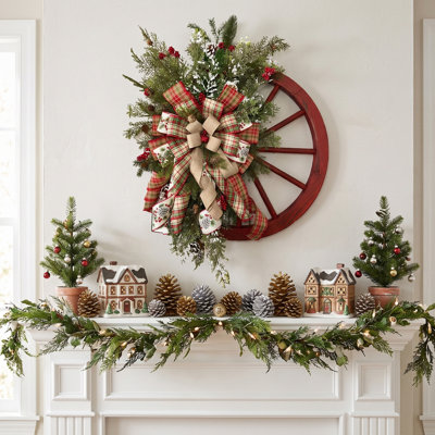 Couronne de Noël de 40 cm (15,7 pouces), motif flocons de neige, baies, carreaux Buffalo, nœud, style rustique, en bois, avec roulette. Décoration pour porte d'entrée, porche, fenêtre, mur, style ferme, intérieur/extérieur, rouge et vert.