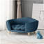Lit luxueux pour chien de style Mid-Century moderne avec pieds en bois de bouleau et coussin capitonné moelleux, idéal pour le confort et le style des petits chiens-904490651