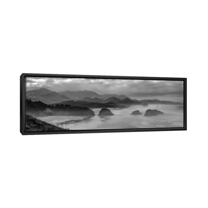 «Mist in the Morning», reproduction de photo sur toile, H 16 po x l 48 po x P 1,5 po, Toile avec cadre noir