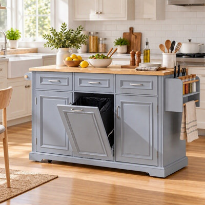 Îlot de cuisine roulante de 164 cm avec rangement pour poubelle, texture en relief, 4 roues, 2 portes et 3 tiroirs, table îlot avec abattant et prise électrique.