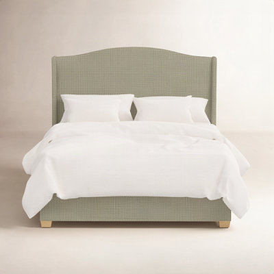 Julia Platform Bed