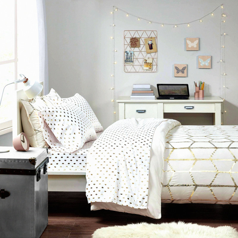 Luxury Soft Touch Bedding Set - Microfiber Cozy Sheets & Pillowcases, Modern All Season Design, Premium Elastic Pocket, White Metallic Dot 3 Piece