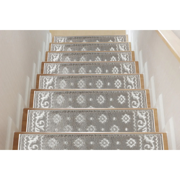 THE SOFIA RUGS Grey/White 9 in. x 28 in. Non-Slip Stair Tread