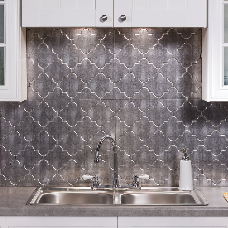 Ensemble de dosseret décoratif en vinyle 15 pi2 FASÄDE Monaco, Argent Crosshatch