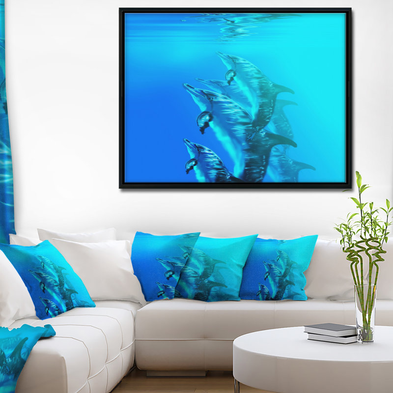 Dauphin en mer-reproduction de photo, Cadre noir, H 20 po x l 12 po x p 1 po