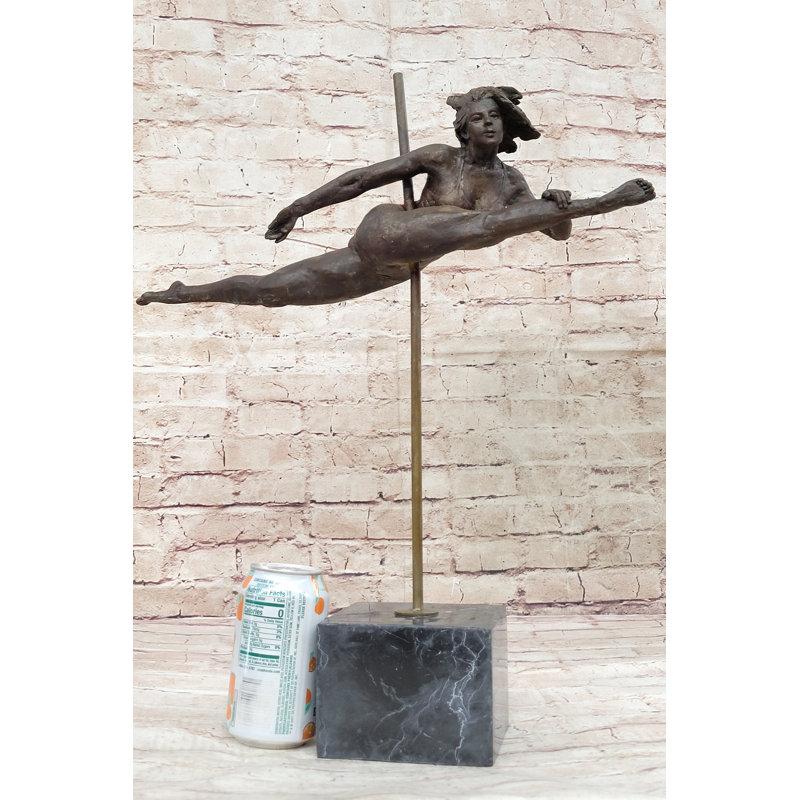 Pole Dancer Doing a Split in the Air - Figurine de sculpture en bronze sur base