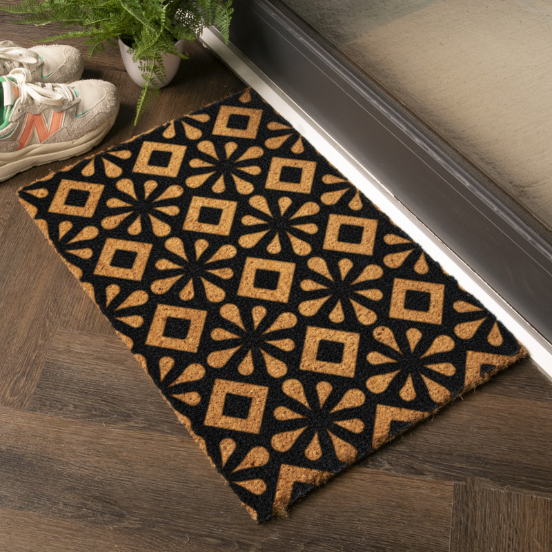 Douglassville Area Rug, Black/Yellow