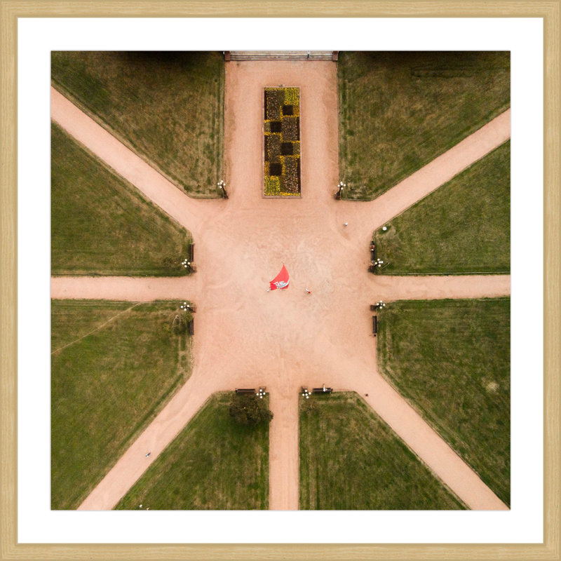 « divergence » par karolis janulis, reproduction de photo encadrée, H 18 po x l 18 po x P 1,5 po