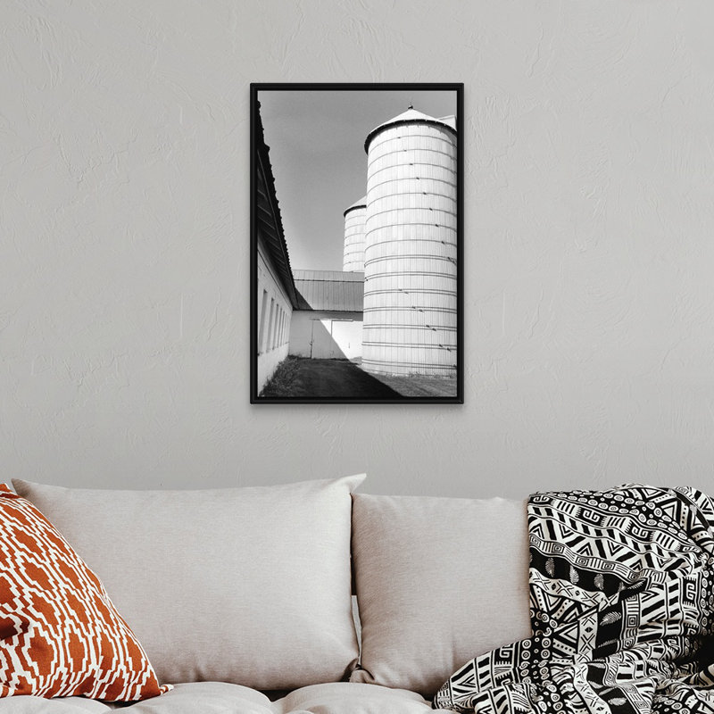 « Farm Life III » par Laura DeNardo-reproduction de photo, Cadre noir, H 20 po x l 14 po x P 1,75 po