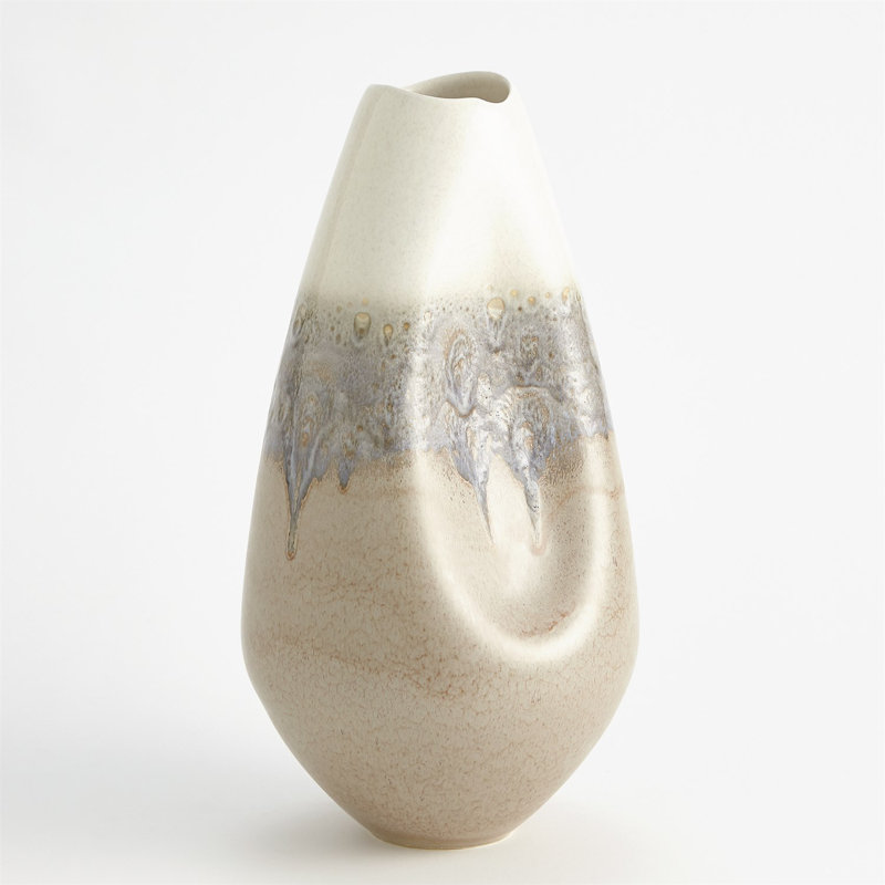 Vase crème, H 18,5 po x l 9,75 po x P 9,75 po