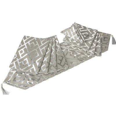 Jarrett Glitz Dining Linen Set