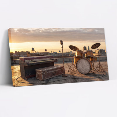 Toile rétro, ensemble de batterie et piano électrique sur le toit au coucher du soleil, art mural